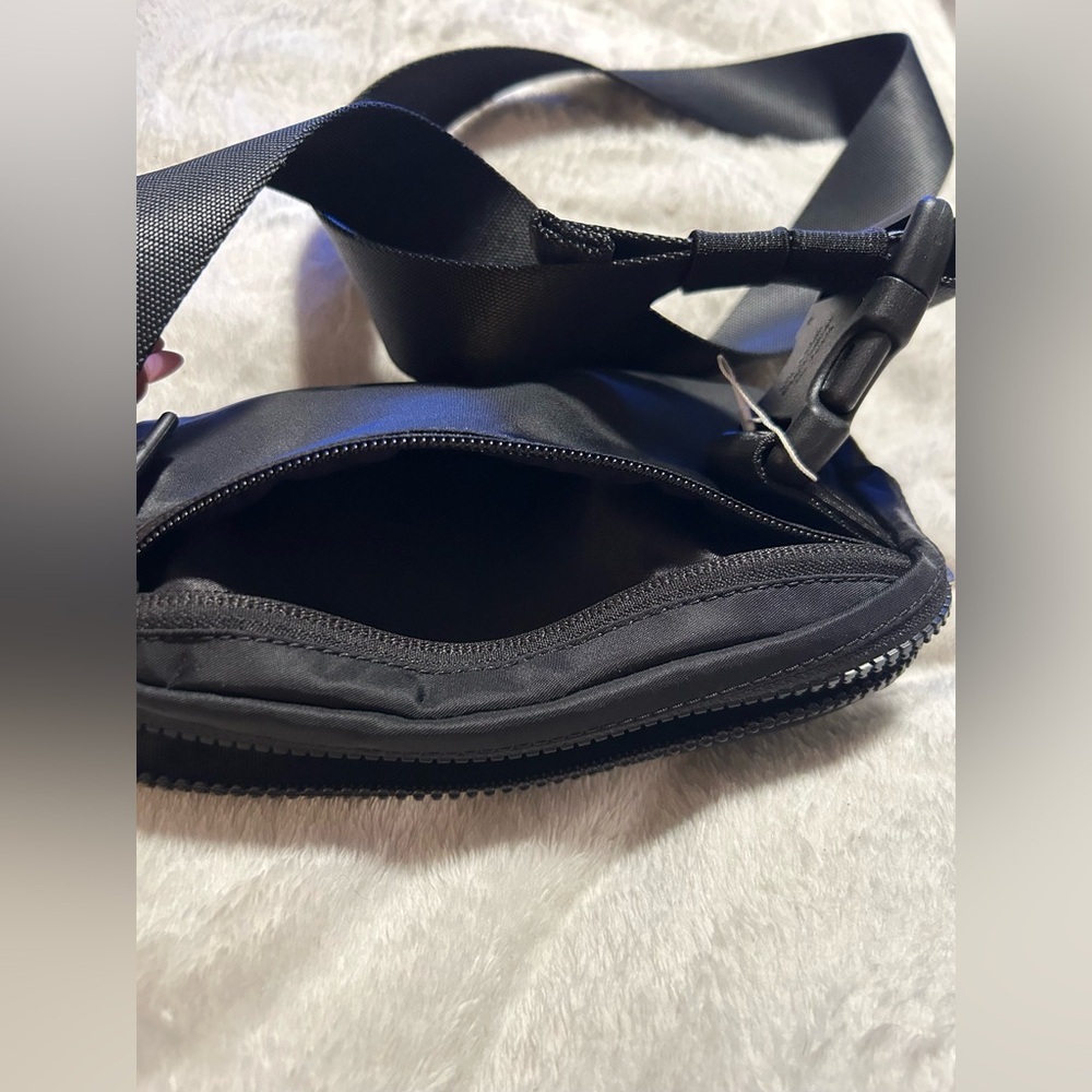 lululemon athletica Black Belt Bag - Picture 5 of 6